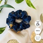 gumka-scrunchie-frotka-skranczi-celestial-luna-ksiezyce-astrologia-gwizdy-zodiak-gwiazdy-gwiazdozbiory-granatowa (3).jpg