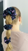 gumka-do-wlosow-scrunchie-silki-jesienna-aura-jesien-akcesoria-xxl-mini-midi-fioletowa-w-kwiaty (1).JPG