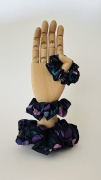 gumka-do-wlosow-scrunchie-silki-jesienna-aura-jesien-akcesoria-xxl-mini-midi-fioletowa-w-kwiaty (9).JPG