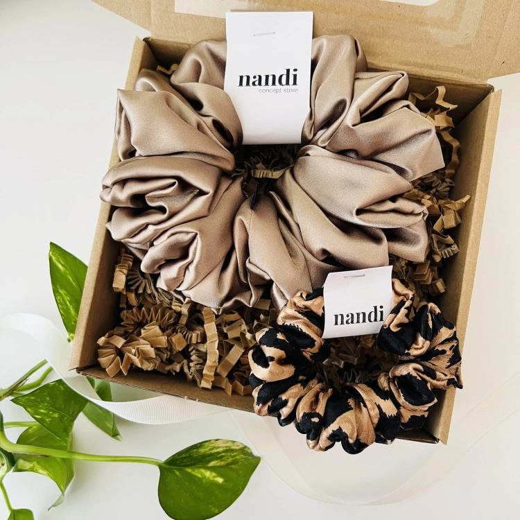 zestaw-prezentowy-akcesoria-do-wlosow-handmade-jedwabne-scrunchie-satynowe-piekne-kolory-wzory (5).jpg