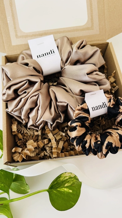 zestaw-prezentowy-akcesoria-do-wlosow-handmade-jedwabne-scrunchie-satynowe-piekne-kolory-wzory (6).jpg
