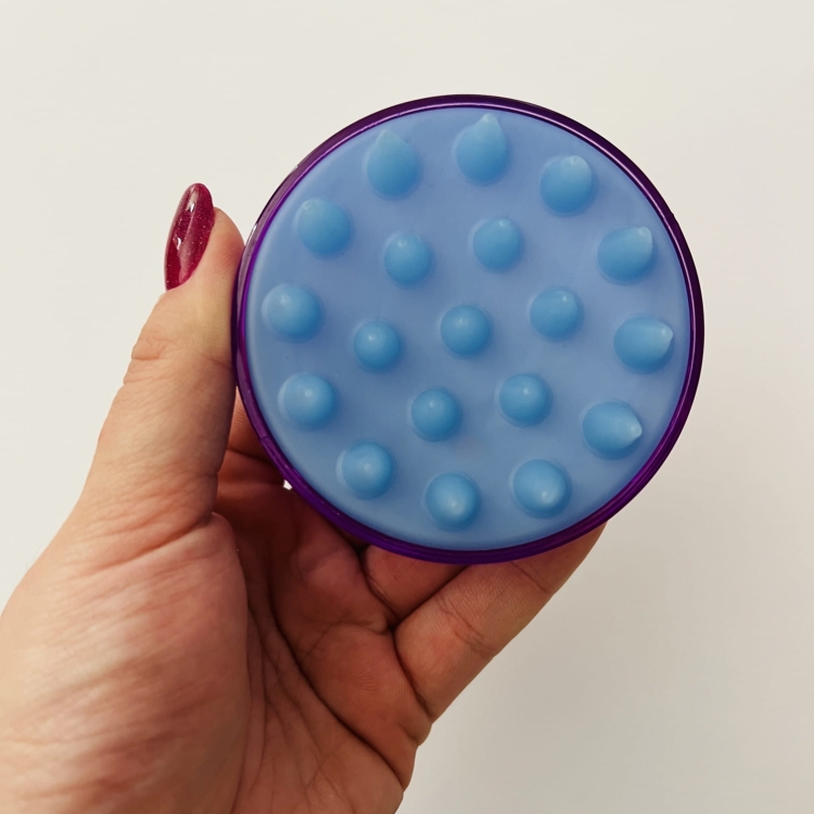 masazer-do-skory-glowy-silikonowy-szczotka-do-wlosow-do-wcierek-szybki-porost-wlosow-fioletowa-niebieska (3).jpg