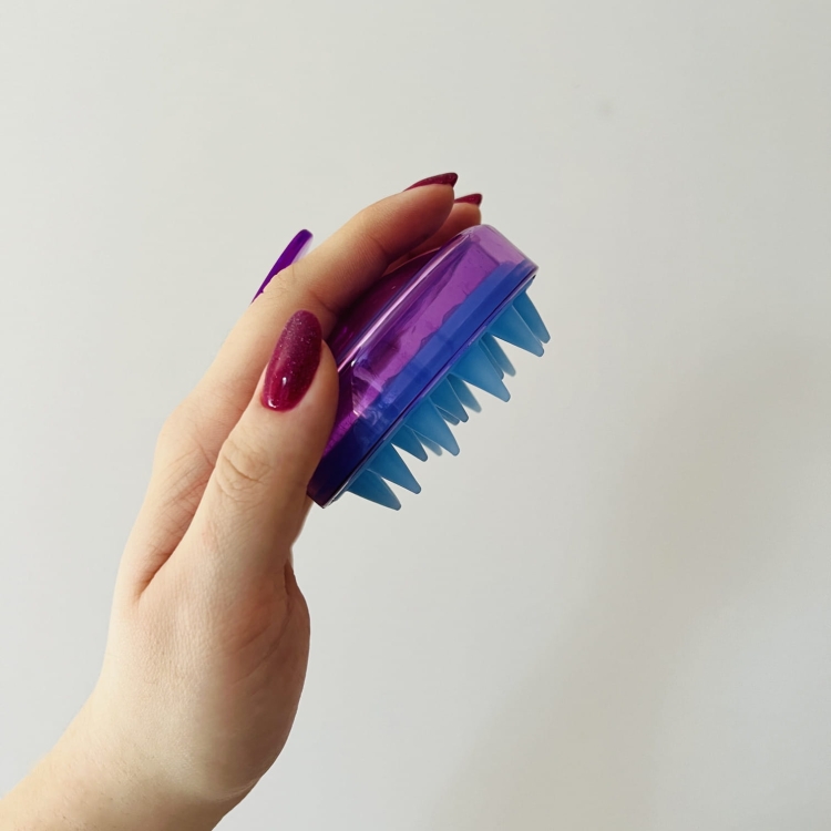 masazer-do-skory-glowy-silikonowy-szczotka-do-wlosow-do-wcierek-szybki-porost-wlosow-fioletowa-niebieska (4).jpg