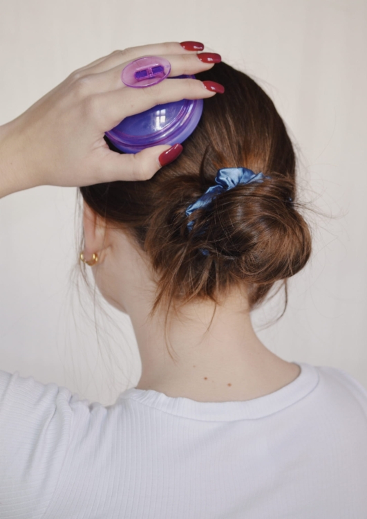 masazer-do-skory-glowy-silikonowy-szczotka-do-wlosow-do-wcierek-szybki-porost-wlosow-fioletowa-niebieska (8).jpg