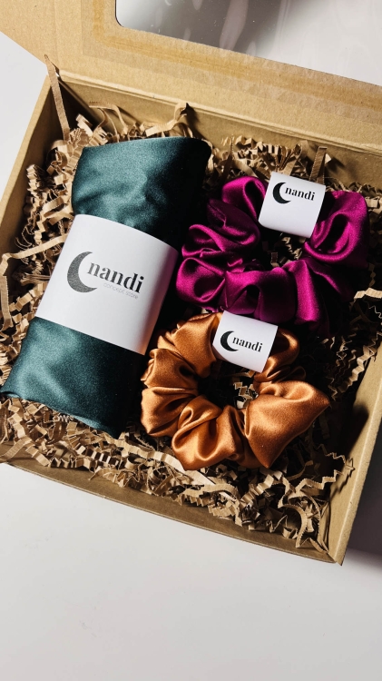 zestaw-prezentowy-prezent-na-urodziny-swieta-box-gift-jedwabny-czepek-do-wlosow-i-jedwabne-gumki-scrunchie-naturalny-jedwab (9).jpg