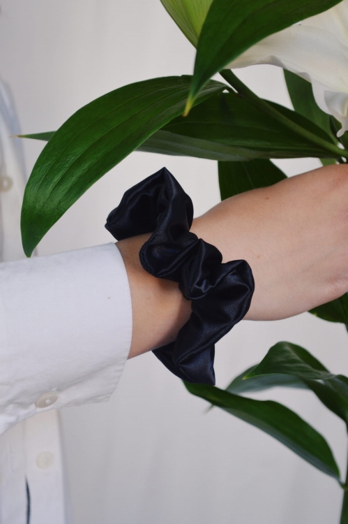 zestaw-prezentowy-prezent-na-urodziny-swieta-box-gift-cztery-gumki-scrunchie-jedwabne-naturalny-jedwab (3).jpg
