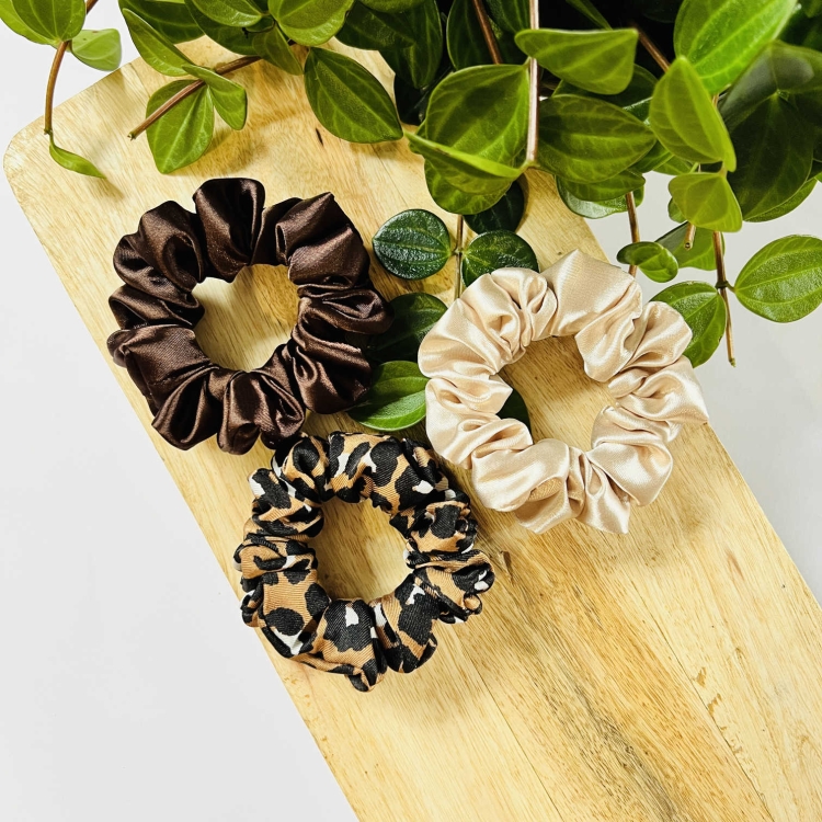 satynowa-gumka-do-wlosow-mini-bezowa (4).jpg