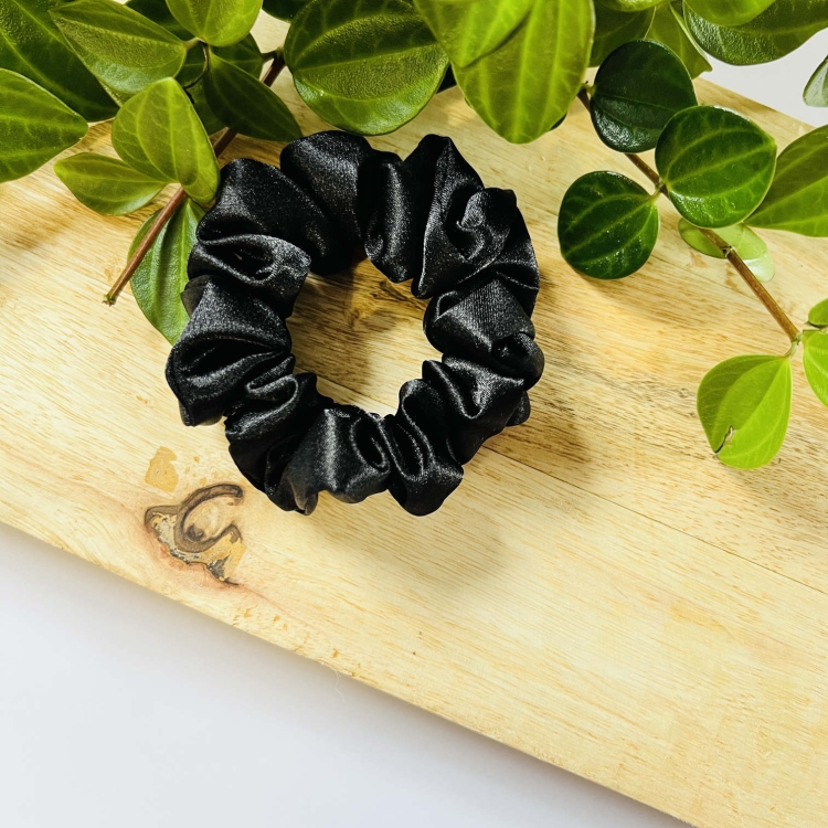 satynowa-gumka-do-wlosow-mini-czarna (3).jpg