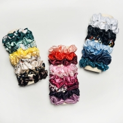 satynowa-gumka-do-wlosow-mini-czarna (5).jpg