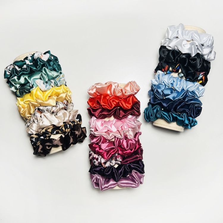 satynowa-gumka-do-wlosow-mini-czarna (5).jpg