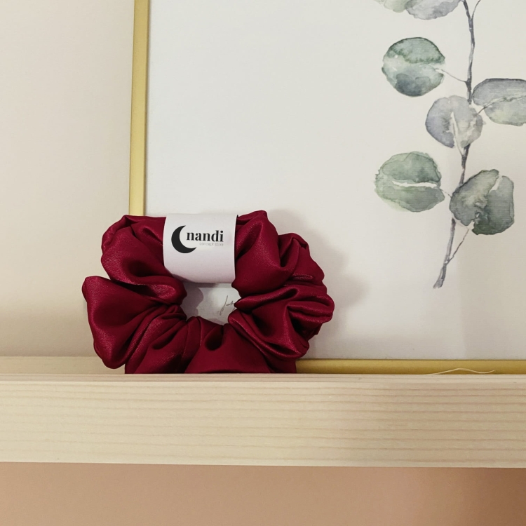 gumka-do-wlosow-scrunchie-satyna-bordowa (4).jpg