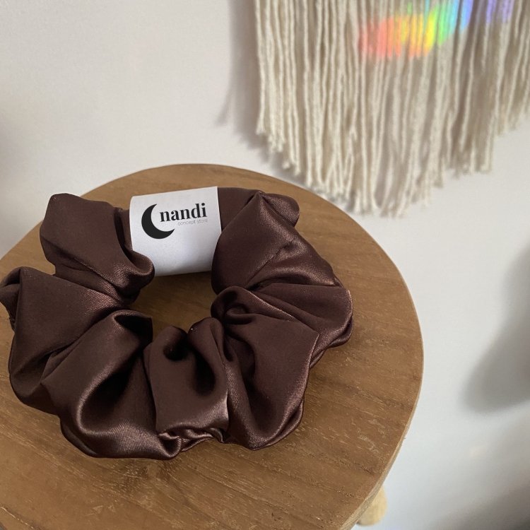 gumka-do-wlosow-scrunchie-satyna-brazowa (2).jpg