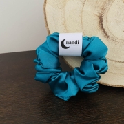 gumka-do-wlosow-scrunchie-satyna-szmaragdowa (4).jpg