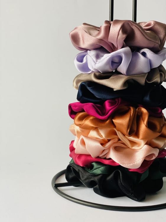 organizer-na-gumki-scrunchie-stojak-na-akcesoria-przechowywanie-gumek (3).jpg