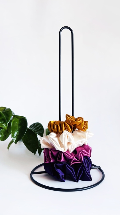 organizer-na-gumki-scrunchie-stojak-na-akcesoria-przechowywanie-gumek (5).JPG