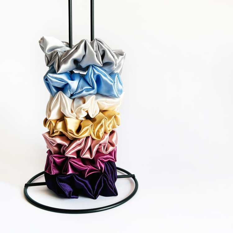 organizer-na-gumki-scrunchie-stojak-na-akcesoria-przechowywanie-gumek (6).JPG