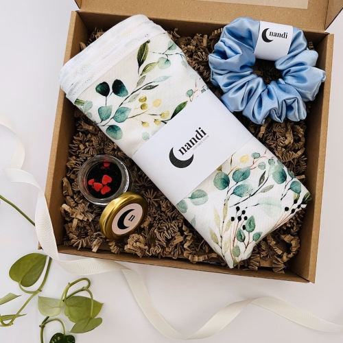 zestaw-prezentowy-prezent-na-urodziny-swieta-imieniny-box-gift-gumka-satynowa-recznik-bambusowy-do-wlosow-herbata (1).JPG