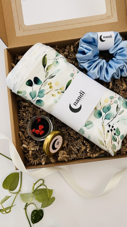 zestaw-prezentowy-prezent-na-urodziny-swieta-imieniny-box-gift-gumka-satynowa-recznik-bambusowy-do-wlosow-herbata (2).JPG