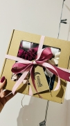 zestaw-prezentowy-prezent-na-urodziny-box-gift-gumki-scrunchie-grabki-do-wlosow-masazer-naturalny-jedwab (7).jpg