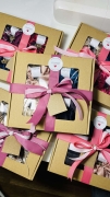 zestaw-prezentowy-prezent-na-urodziny-box-gift-gumki-scrunchie-masazer-silikonowy-naturalny-jedwab (10).jpg