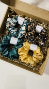 zestaw-prezentowy-prezent-na-urodziny-swieta-box-gift-cztery-gumki-scrunchie-z-satyny-sliskie-gumki (8).jpg