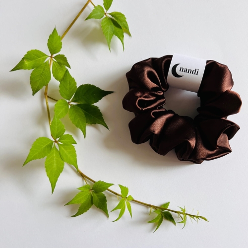 zestaw-prezentowy-prezent-na-urodziny-swieta-box-gift-scrunchie-do-wlosow-gumka-satynowa-swieca-sojowa  (6).jpg