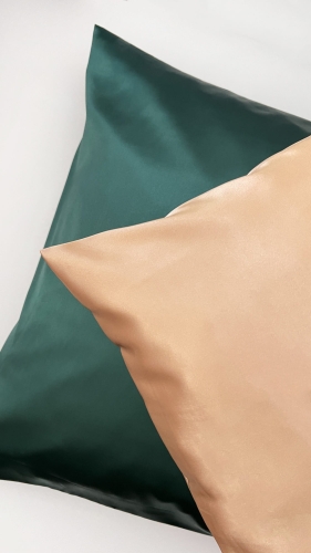 zielona-butelkowa-posciel-do-sypialni-satynowa-poszewka-na-poduszke-rozlinna-plantmom-nandi (1).JPG