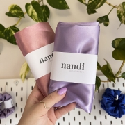 poszewka-satynowa-pudrowy-roz-rozowa-barbie-pink-na-poduszke-do-spania-zamiast-czepka-idealna-do-wlosow-nandi (7).JPG