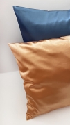 poszewka-satyna-w-kolorze-jeansowym-niebieska-nandi-concept-store-nowa-chlodzi-wlosy-do-spania (2).JPG