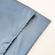 poszewka-satyna-w-kolorze-jeansowym-niebieska-nandi-concept-store-nowa-chlodzi-wlosy-do-spania (3).JPG