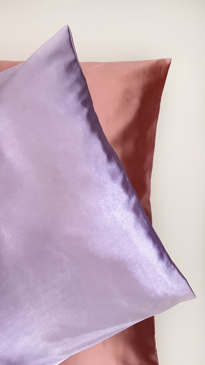 lila-fioletowa-satynowa-poszewka-poduszka-do-spania-najlepsza-posciel-miekka-i-chlodna-nandi (1).JPG