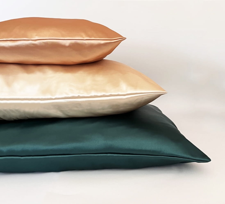 zielona-butelkowa-posciel-do-sypialni-satynowa-poszewka-na-poduszke-rozlinna-plantmom-nandi (5).jpg