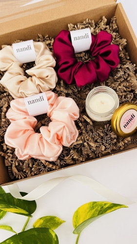 zestaw-prezentowy-akcesoria-ozdoby-do-wlosow-prezent-dla-siostry-przyjaciolki-mamy-kolezanki-co-na-swieta (3).JPG