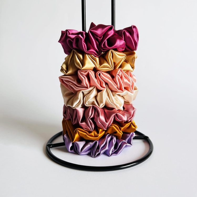 organizer-na-gumki-scrunchie-wieszak-stojacy-organizator-akcesoriow-do-wlosow (5).JPG