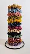 organizer-na-gumki-scrunchie-wieszak-stojacy-organizator-akcesoriow-do-wlosow (7).JPG