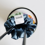 organizer-na-gumki-scrunchie-wieszak-stojacy-organizator-akcesoriow-do-wlosow (8).JPG