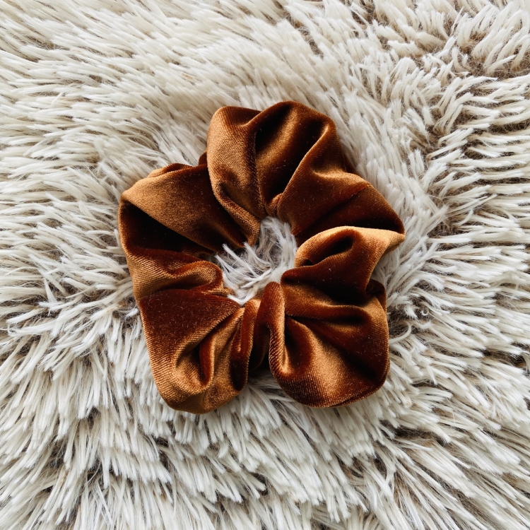 rust-rusty-miedziana-gumka-do-wlosow-pomaranczowa-orange-copper-scrunchie-frotka-owijka (6).JPG