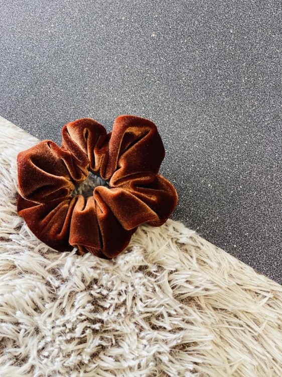 rust-rusty-miedziana-gumka-do-wlosow-pomaranczowa-orange-copper-scrunchie-frotka-owijka (9).JPG