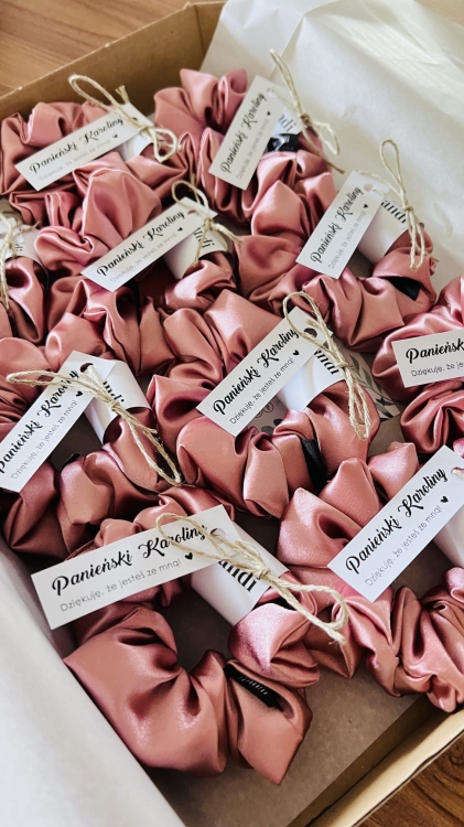 zestawy-upominkowe-podziekowania-dla-team-bride-dziewczyn-na-wieczor-panienski-handmade-oryginalne