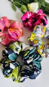 gumka-jedwabna-ze-wzorem-wzorzysta-na-lato-scrunchie-omo-gladkie-wlosy-piekne-wlosomaniaczka (4).JPG