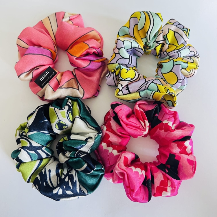 gumka-jedwabna-ze-wzorem-wzorzysta-na-lato-scrunchie-omo-gladkie-wlosy-piekne-wlosomaniaczka (9).JPG