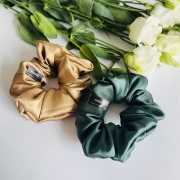 gumka-jedwabna-ze-wzorem-wzorzysta-na-lato-scrunchie-omo-gladkie-wlosy-piekne-wlosomaniaczka (1).JPG