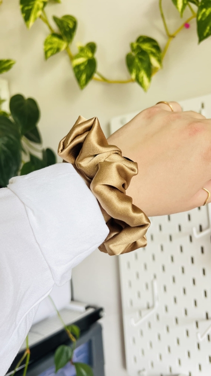 jedwabna-bransoletka-silk-100%-naturalny-jedwab-scrunchie-do-wlosow-nandi (3).JPG