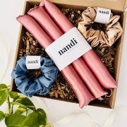 zestaw-na-prezent-box-papiloty-satynowe-jedwabne-gumki-scrunchie-do-wlosow (3).JPG