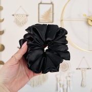 gumka-do-wlosow-maxi-xxl-gigantyczna-duza-scrunchie-satynowe (3).JPG