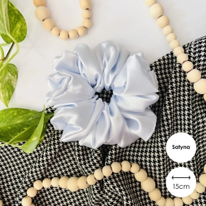 Satynowa gumka do włosów scrunchie XXL Biała
