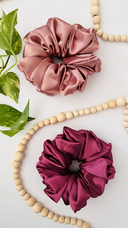 jagodowa-fioletowa-gumka-scrunchie-do-wlosow-kazdy-rodzaj-xxl-maxi (3).JPG