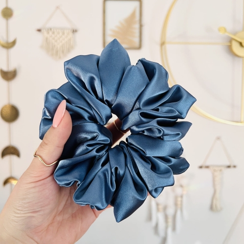 jeansowa-gumka-satynowa-xxl-scrunchie-do-wlosow (3).JPG