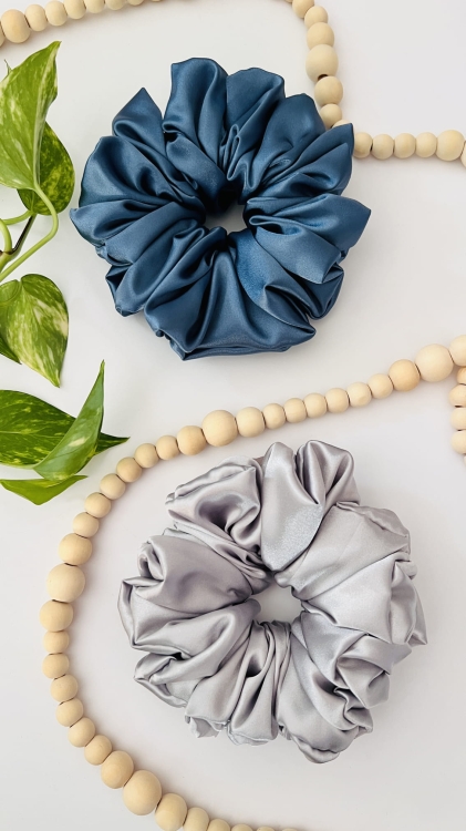 szara-gumka-do-wlosow-neutralna-maxi-xxl-scrunchie-nandi (2).JPG