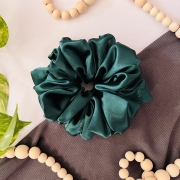 zielona-satynowa-gumka-do-wlosow-typu-scrunchie-xxl (2).JPG